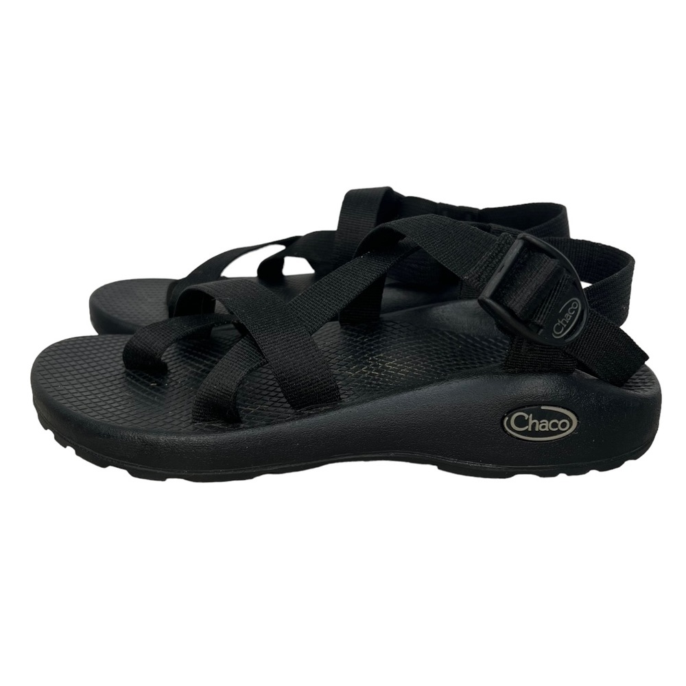 Chaco Women’s Classic hiking Adjustable Strap Sandal in black size 8